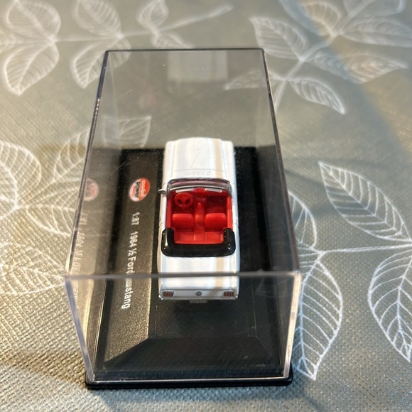Model Power Minis. 1964 1/2 Ford Mustang. - Picture 3 of 5